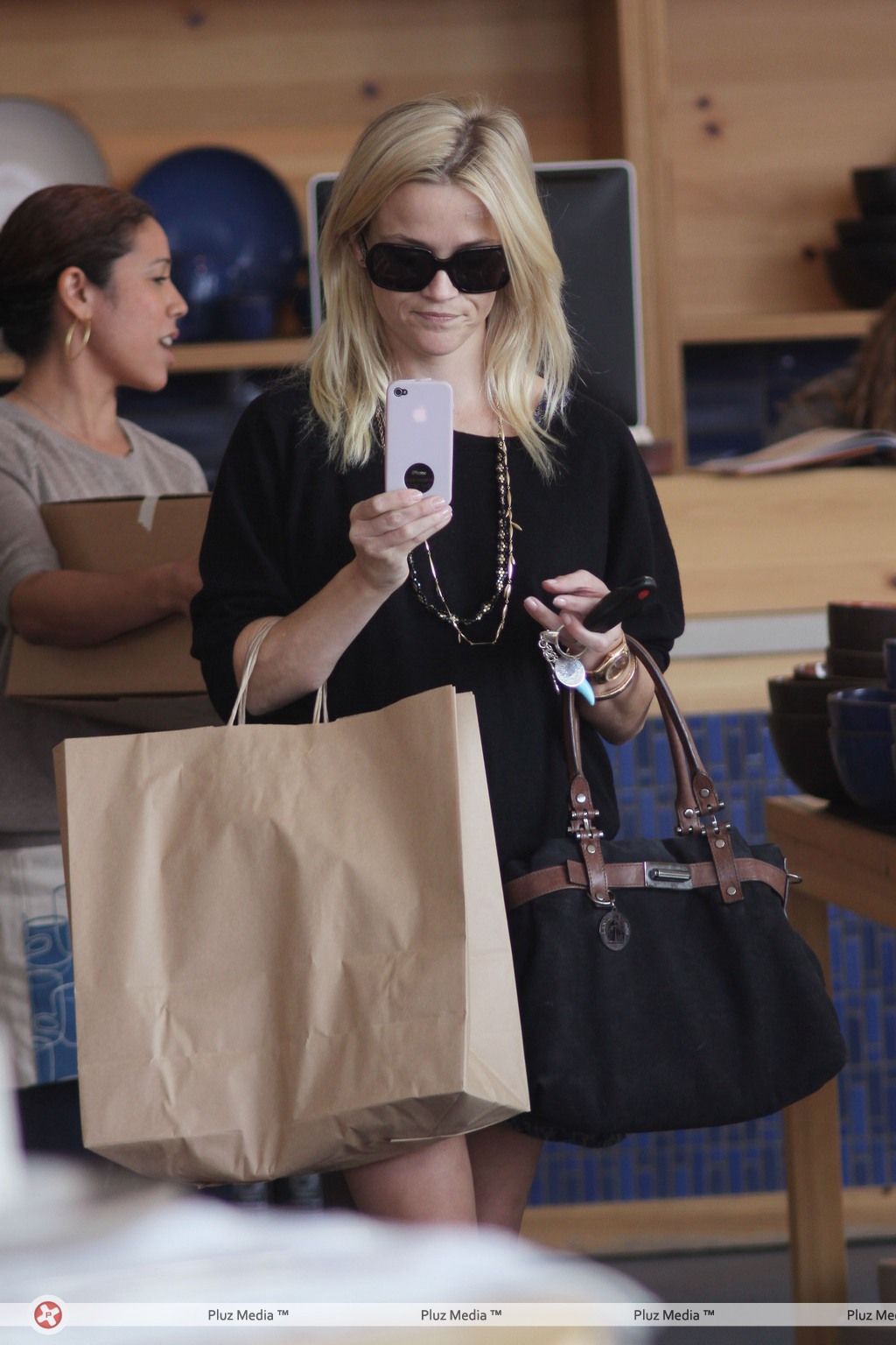 Reese Witherspoon out shopping in West Hollywood | Picture 107081